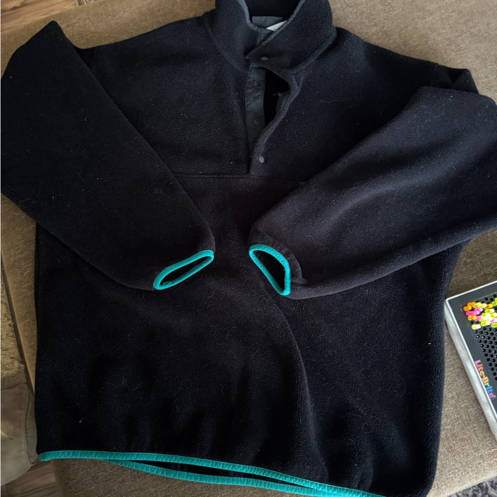 Patagonia Black and Teal Lightweight Jacket